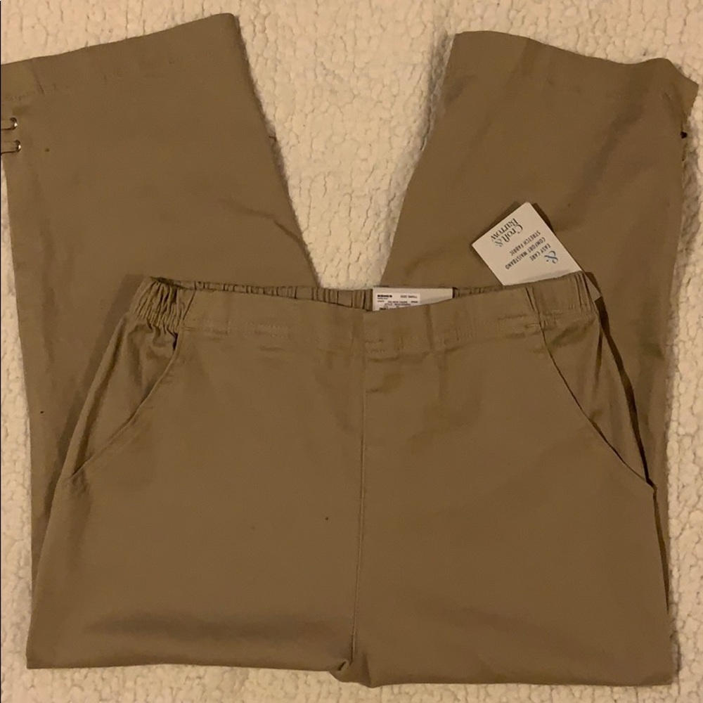 NWT CROFT & BARROW CLASSIC PULL-ON CAPRI MID RISE